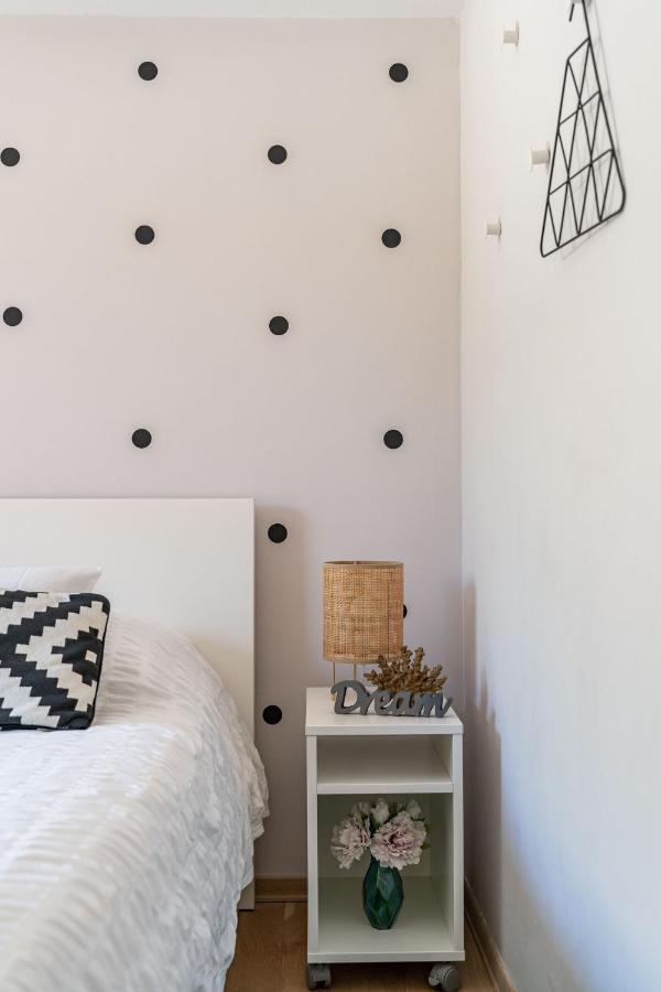 Stay U-Nique Studio Apartment In Orasac Ngoại thất bức ảnh